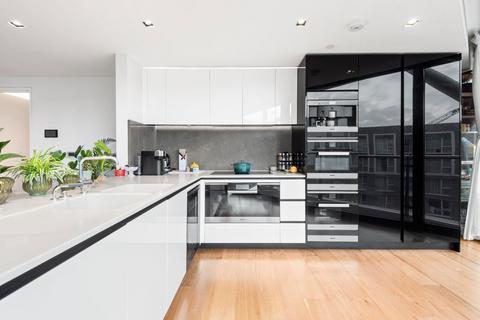 2 bedroom flat to rent, Riverlight Quay, London