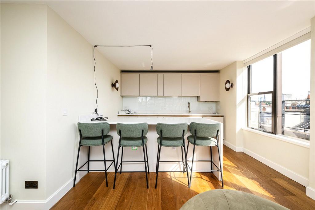 House in London - View 2