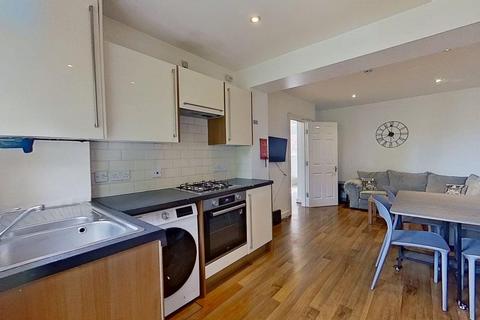 4 bedroom house to rent, Grimthorpe Place, Headingley