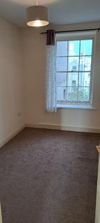 2 bedroom flat to rent, Royal Crescent, Weston-super-Mare