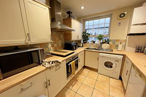 2 bedroom flat to rent, Southbourne