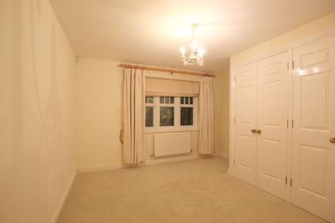 2 bedroom flat to rent, Two bedroom Garden Apartment, Epsom