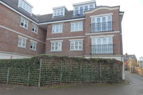 2 bedroom flat to rent, Two bedroom Garden Apartment, Epsom