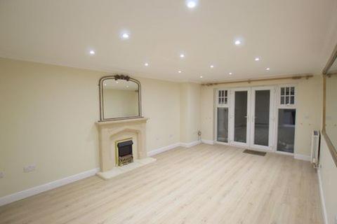 2 bedroom flat to rent, Two bedroom Garden Apartment, Epsom