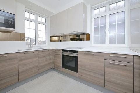2 bedroom apartment to rent, Beechcroft Avenue, Golders Green, NW11