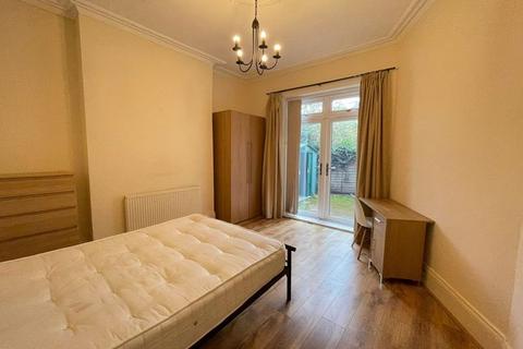 undefined, Lyndhurst Avenue, Newcastle Upon Tyne NE2
