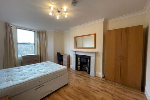 undefined, Lyndhurst Avenue, Newcastle Upon Tyne NE2