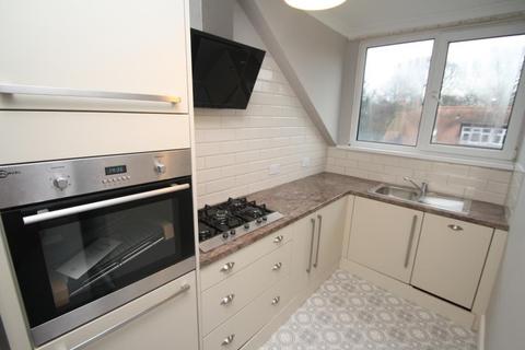 2 bedroom apartment to rent - Park Avenue, Roundhay, LS8 2JH
