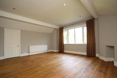 2 bedroom apartment to rent - Park Avenue, Roundhay, LS8 2JH