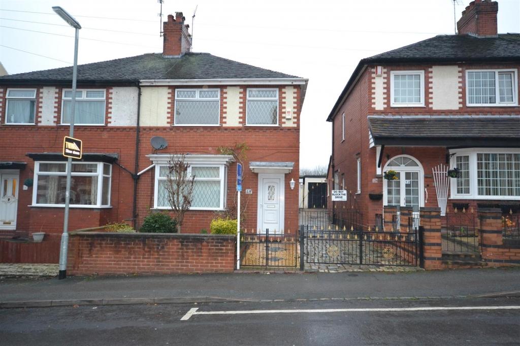 Ashfields New Road, Newcastle 3 bed semidetached house £595 pcm (£
