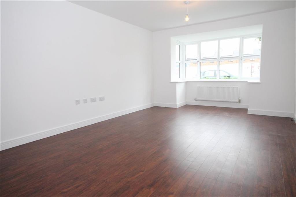 Harrow Drive, Heaton Moor 4 bed detached house £1,600 pcm (£369 pw)