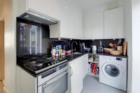 1 bedroom flat to rent, Cleveland Street, Fitzrovia, London, W1T