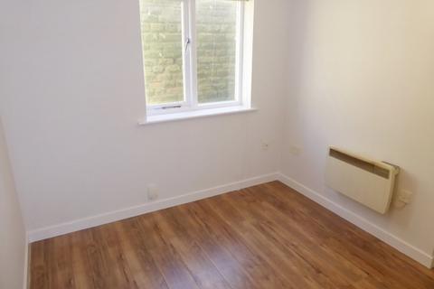 1 bedroom apartment to rent, Broad Dyke Lodge, Westover Road