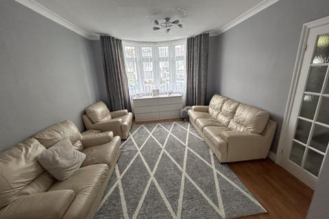 3 bedroom terraced house to rent, Brampton Road, London