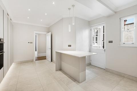 4 bedroom flat to rent, Lurgan Mansions, Lower Sloane Street, London