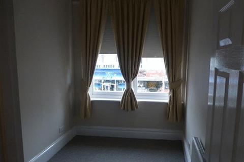 2 bedroom flat to rent - High Street, Southend-On-Sea
