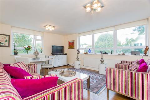 3 bedroom flat to rent, Randolph Avenue, Little Venice, W9