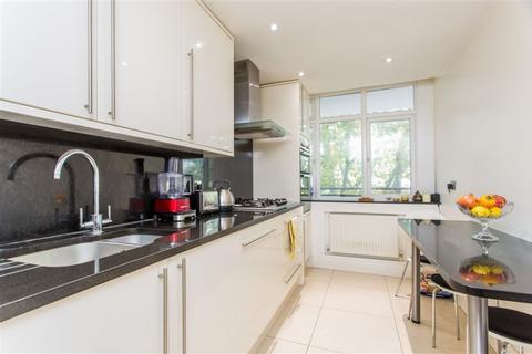 3 bedroom flat to rent, Randolph Avenue, Little Venice, W9