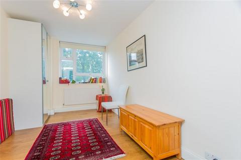 3 bedroom flat to rent, Randolph Avenue, Little Venice, W9