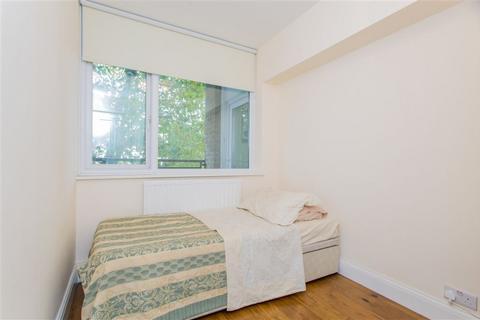 3 bedroom flat to rent, Randolph Avenue, Little Venice, W9