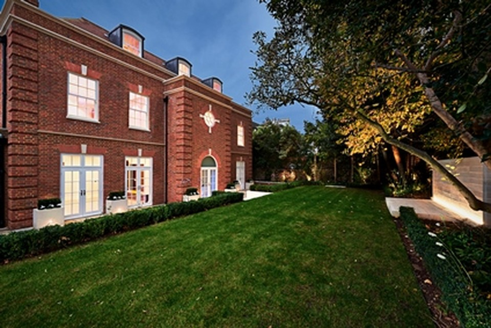 Acacia Road, London. NW8 6 bed house for sale