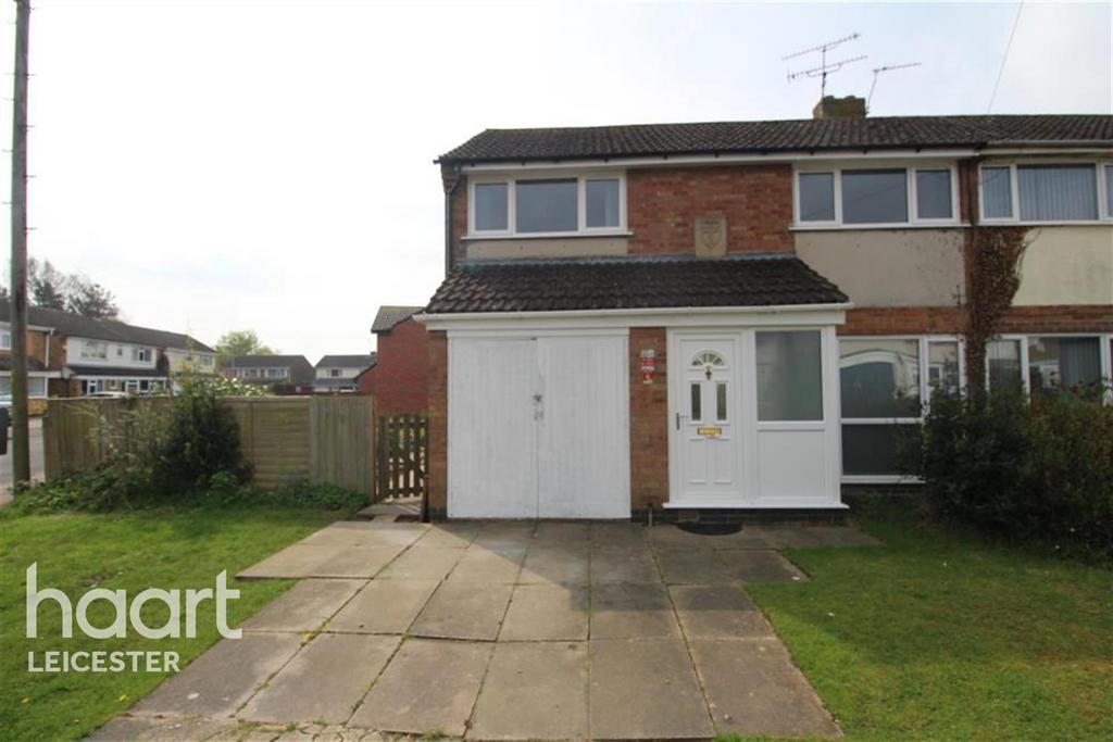 Briar Meads off Ash Tree Road, Oadby 3 bed semidetached house £1,150