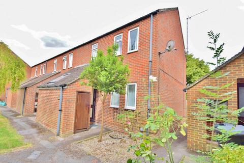 3 bedroom end of terrace house to rent, Stanmore