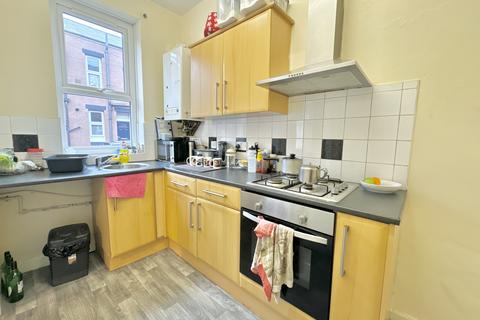 1 bedroom terraced house to rent, Recreation Mount, Holbeck, Leeds, LS11