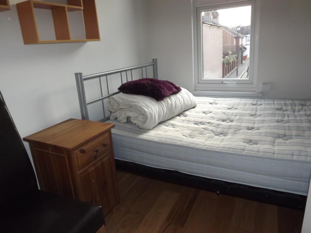 Single bedroom