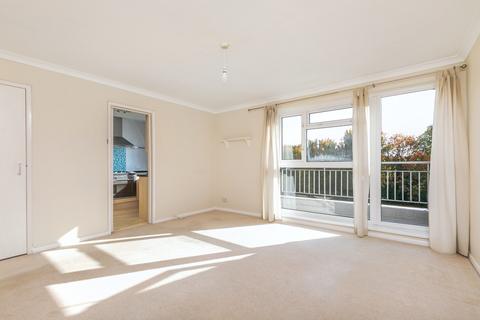 2 bedroom flat to rent, Colbourne Court, Oglander Road, Winchester, SO23