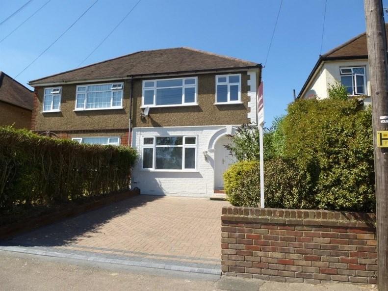 Stanstead Road, Hoddesdon, EN11 3 bed semidetached house £405,000