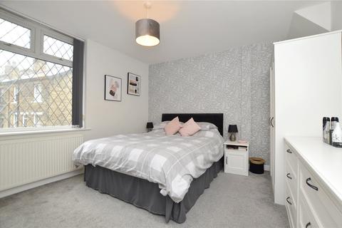 3 bedroom terraced house for sale, Glebe Street, Off South Parade, Pudsey, West Yorkshire