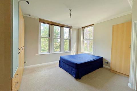 2 bedroom flat to rent, Bournemouth