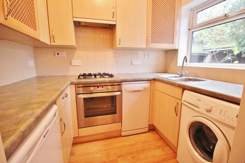 2 bedroom terraced house to rent, Macaret Close, Whetstone N20
