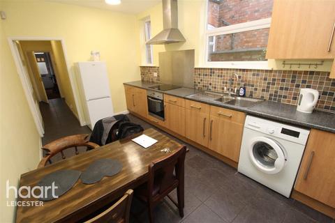 1 bedroom flat to rent, Station Road, Wigston