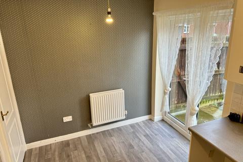 3 bedroom semi-detached house to rent, Capricorn Road, Moston