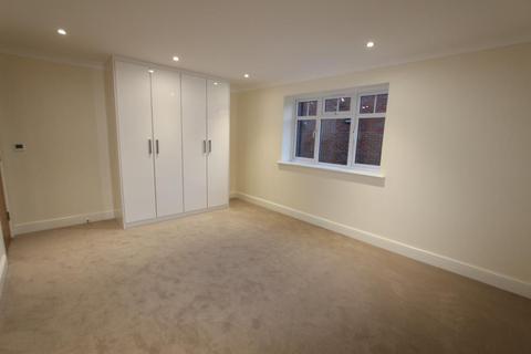 2 bedroom apartment to rent - Manor View Court, White Lion Road, Amersham, Bucks, HP7