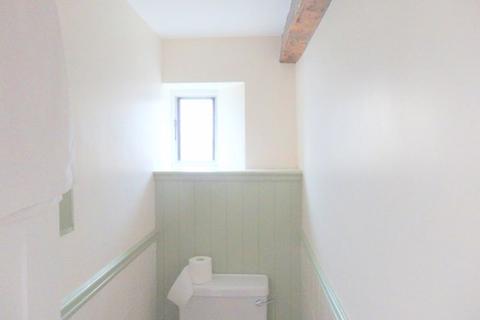 1 bedroom apartment to rent, Spring Street, Epsom