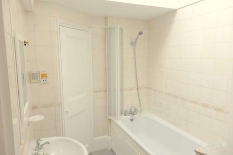 1 bedroom apartment to rent, Spring Street, Epsom