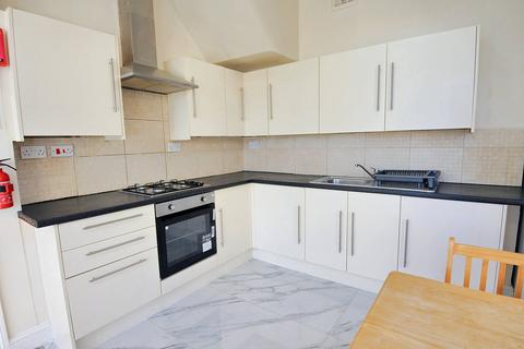 4 bedroom semi-detached house to rent, Wilberforce Road, Hendon NW9