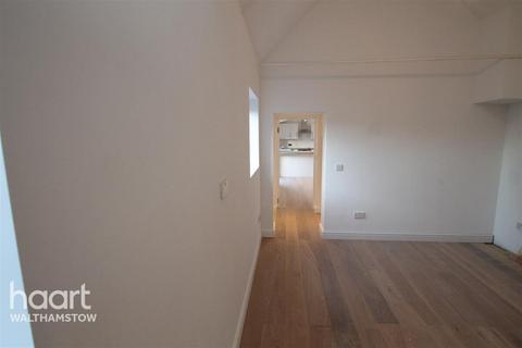 1 bedroom flat to rent, Wadham Road, London