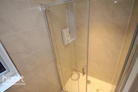 1 bedroom flat to rent, Wadham Road, London