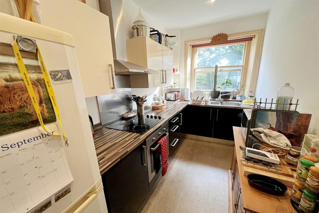 Apartment in Bournemouth, Springbourne - View 4