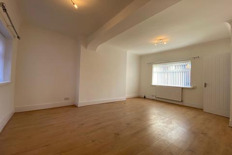 2 bedroom end of terrace house to rent, Kenton Road, Coxlodge, Newcastle upon Tyne NE3