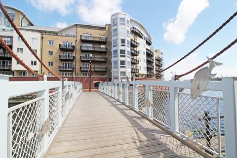 2 bedroom apartment to rent, Adventurers Quay, Cardiff Bay