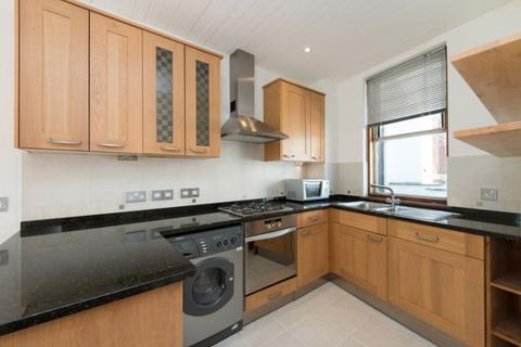 1 bedroom flat to rent, Heath Street, Hampstead, NW3