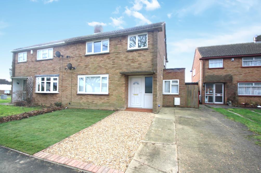 Derwent Drive, Bletchley, Milton Keynes 4 bed semidetached house £