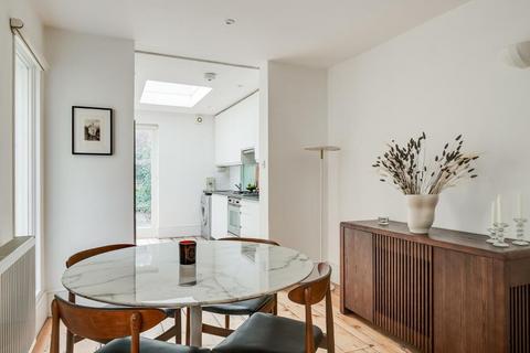 2 bedroom flat to rent, Iverson Road, West Hampstead, NW6
