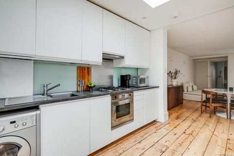 2 bedroom flat to rent, Iverson Road, West Hampstead, NW6