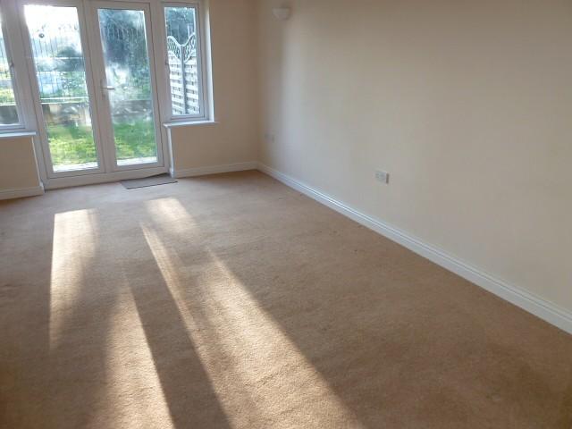 Lounge Property to L